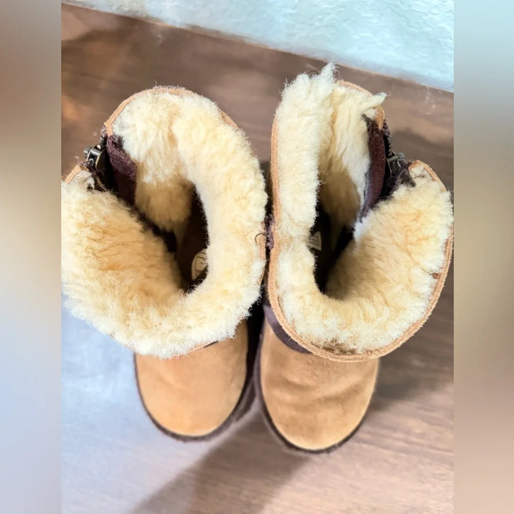 UGG AUSTRALIA  Brown Chestnut Short Winter Boots  kids boots USA11